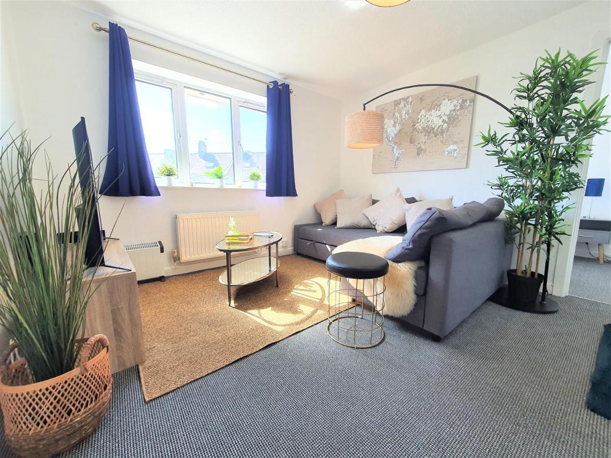 Thesiger Court Apartments - Free Private Parking - By Property Promise Cardiff Zewnętrze zdjęcie