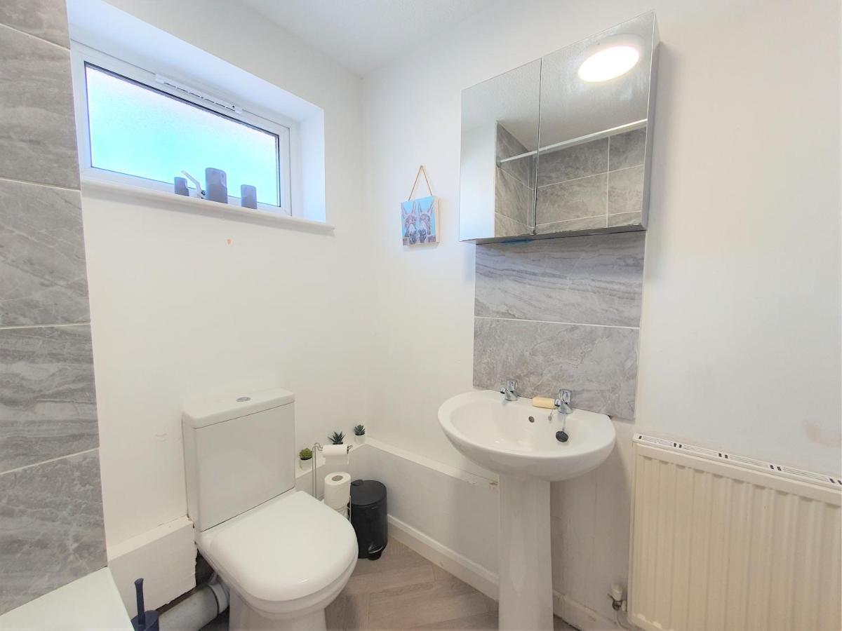 Thesiger Court Apartments - Free Private Parking - By Property Promise Cardiff Zewnętrze zdjęcie